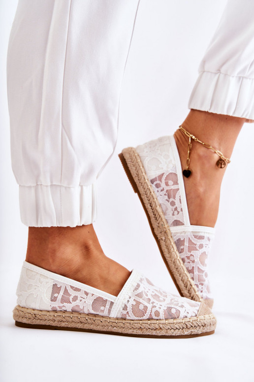 Elegantello classico Femminile espadrillas con elementi traforati Colore bianco Catris
