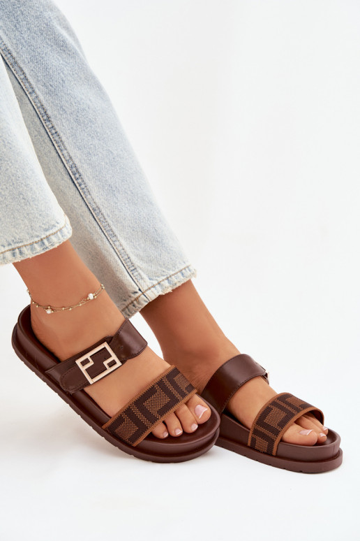 Pantofole da donna con fibbie dorate, colore marrone