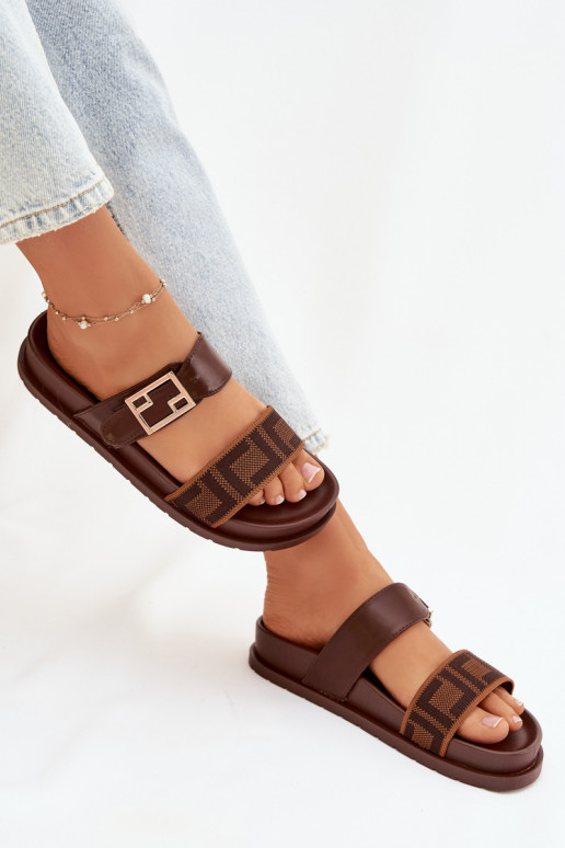 Pantofole da donna con fibbie dorate, colore marrone