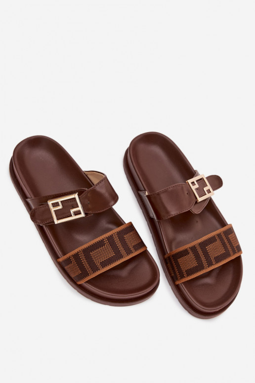 Pantofole da donna con fibbie dorate, colore marrone