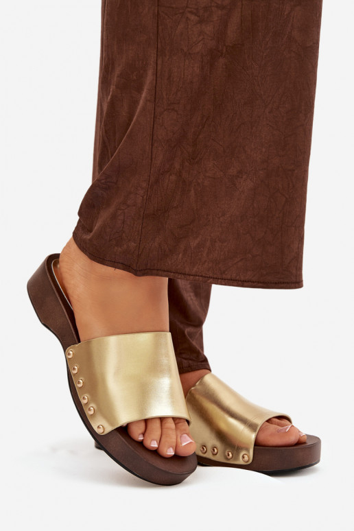 Pantofole da donna con rivetti colore dorato Terissa