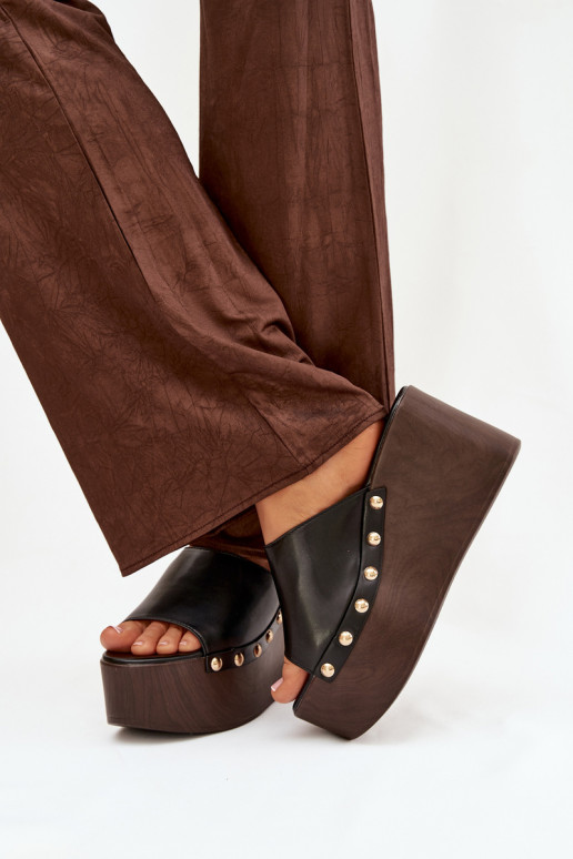 Pantofole da donna Su un cuneo con rivetti colore nero Devereline