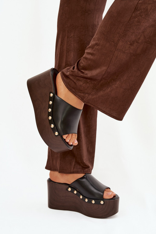 Pantofole da donna Su un cuneo con rivetti colore nero Devereline