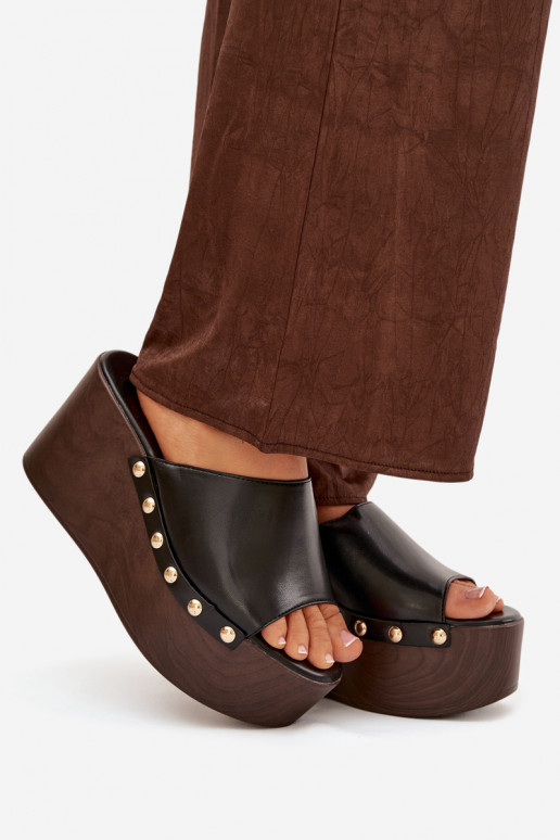 Pantofole da donna Su un cuneo con rivetti colore nero Devereline