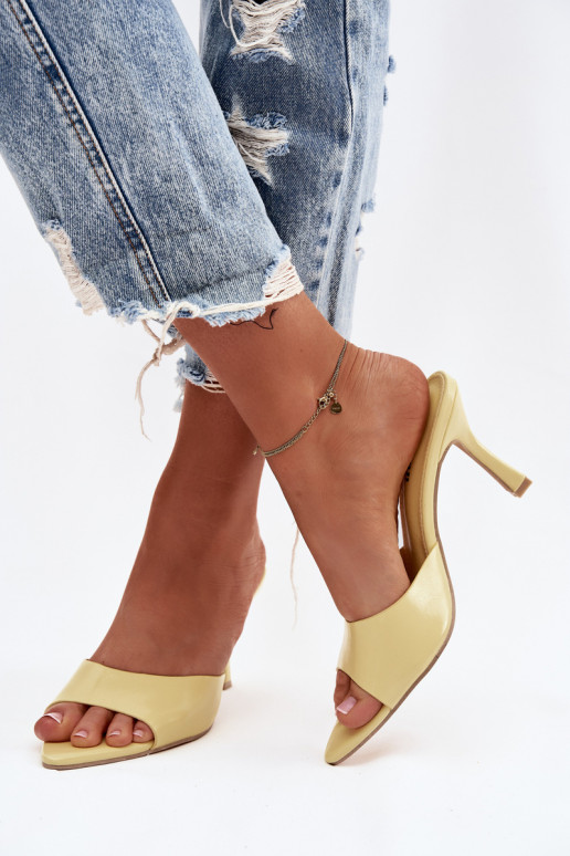 con effetto vernice Pantofole da donna con i tacchi colore giallo Lirissa