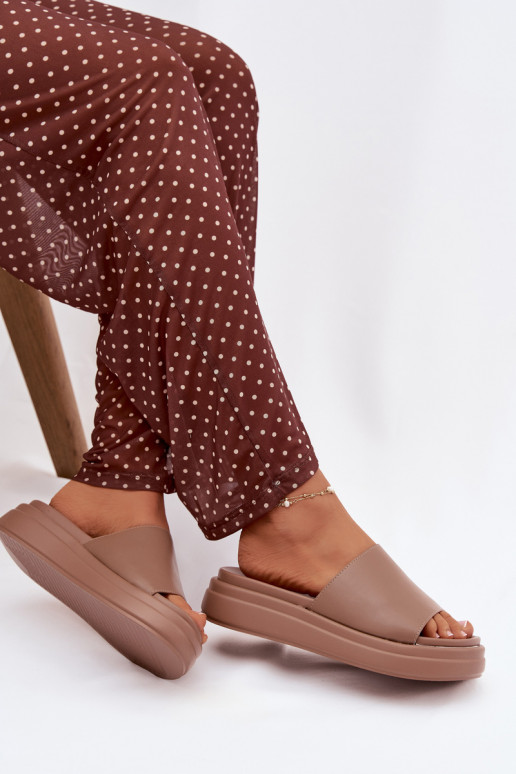 Pantofole da donna con una piattaforma beige Tanelisse