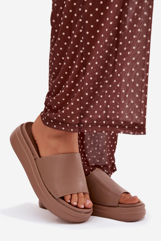 Pantofole da donna con una piattaforma beige Tanelisse