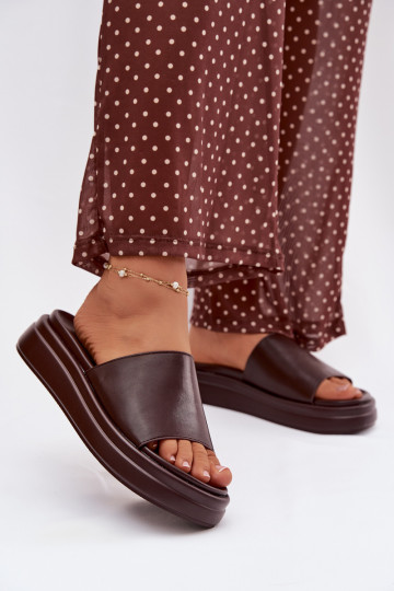 Pantofole da donna color cioccolato con zeppa Tanelisse 2