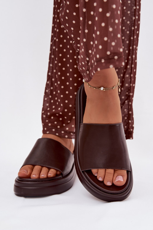 Pantofole da donna con una piattaforma CzekoladoAe Tanelisse