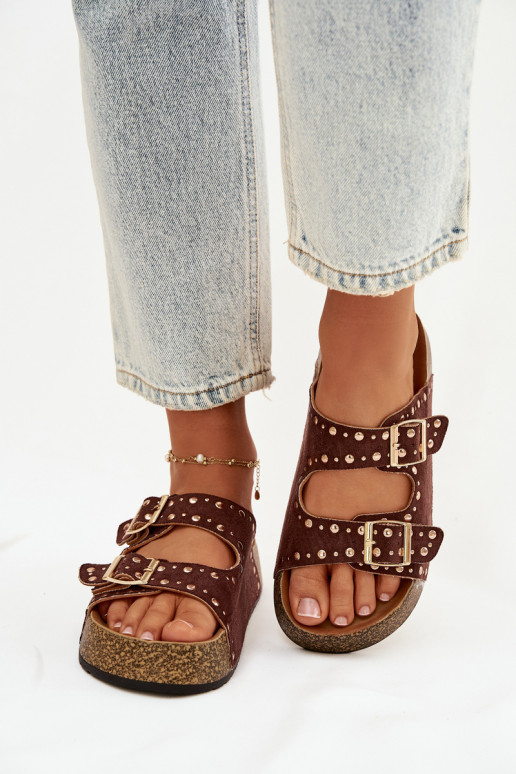 Pantofole da donna Ze colore doratomi con fibbiemi E borchie colore marrone Tervina