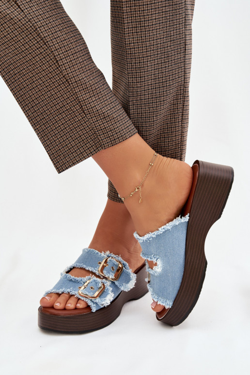 Pantofole da donna con una piattaforma Ze colore doratomi con fibbiemi colore blu Renelisse