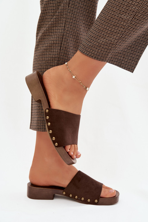 Pantofole da donna con tacchi larghi Ze colore doratomi Borchie CzekoladoAe Girella