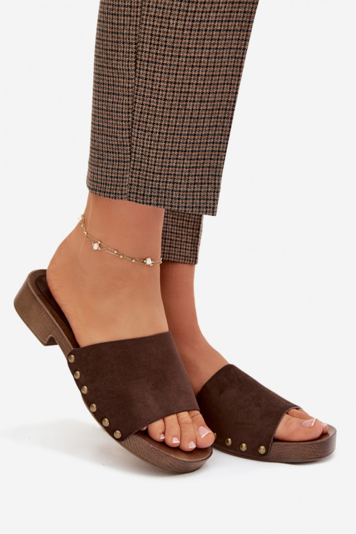 Pantofole da donna con tacchi larghi Ze colore doratomi Borchie CzekoladoAe Girella