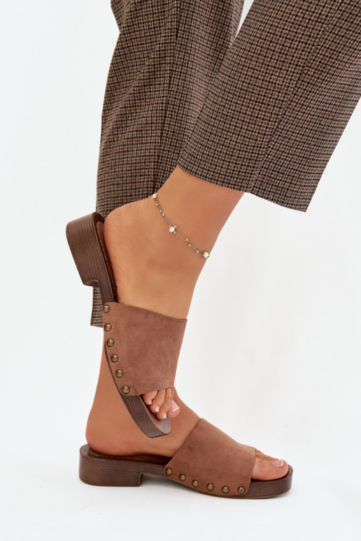 Pantofole da donna con tacchi larghi Ze colore doratomi Borchie colore marrone Girella