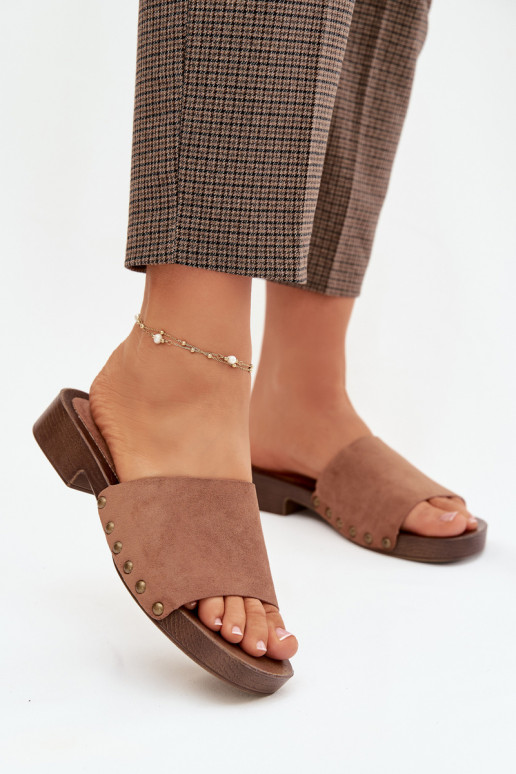 Pantofole da donna con tacchi larghi Ze colore doratomi Borchie colore marrone Girella