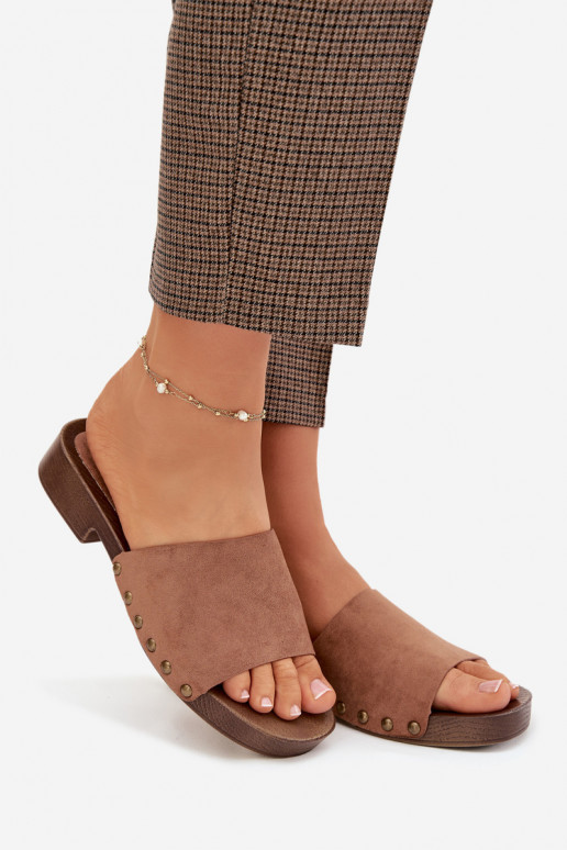 Pantofole da donna con tacchi larghi Ze colore doratomi Borchie colore marrone Girella