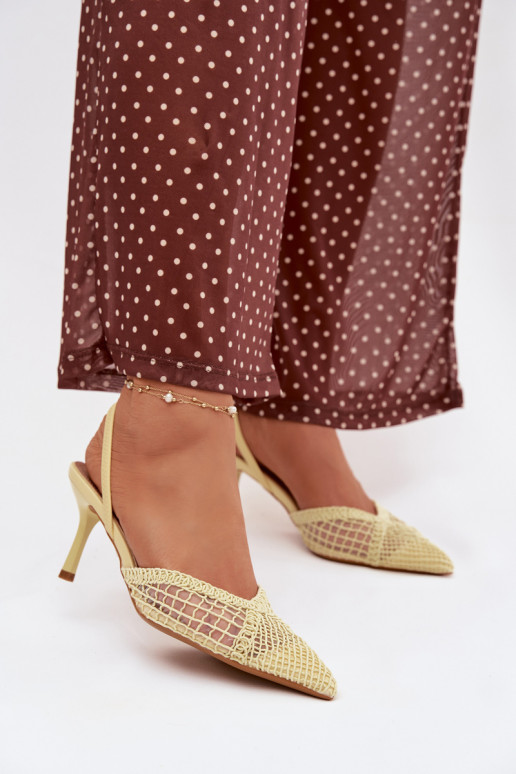 sandali con elementi traforati con tacchi sottili colore giallo Hanelis