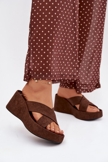 Ciabatte da donna in suede sintetico con plateau "Calorine" color cioccolato 2