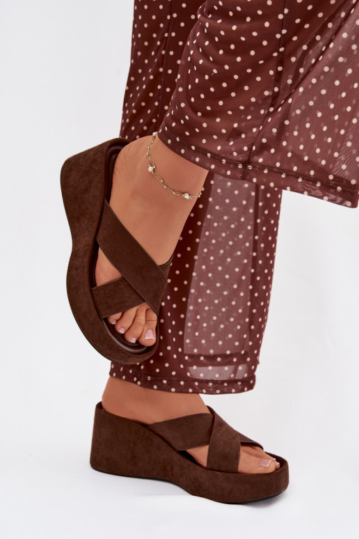 Pantofole da donna Su un cuneoin ecopelle scamosciatau CzekoladoAe Calorine