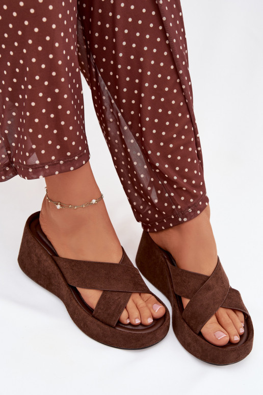 Pantofole da donna Su un cuneoin ecopelle scamosciatau CzekoladoAe Calorine