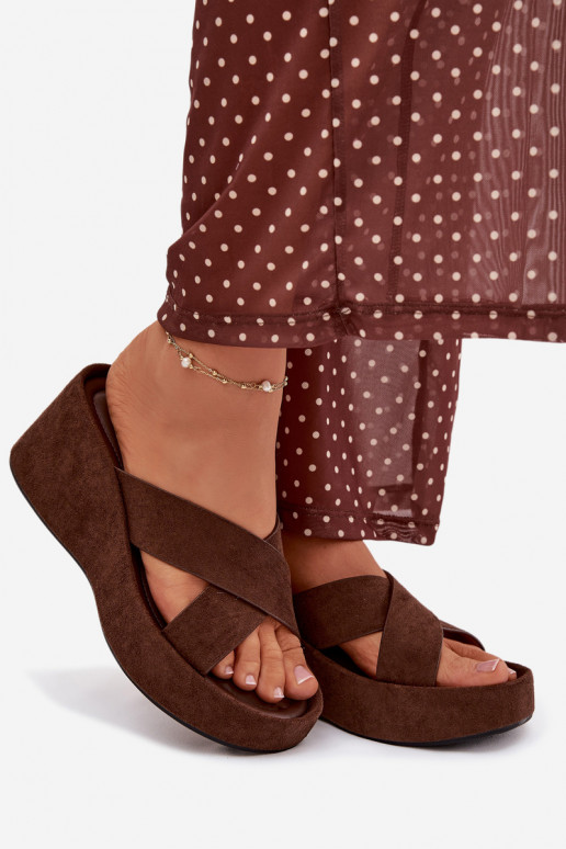 Pantofole da donna Su un cuneoin ecopelle scamosciatau CzekoladoAe Calorine