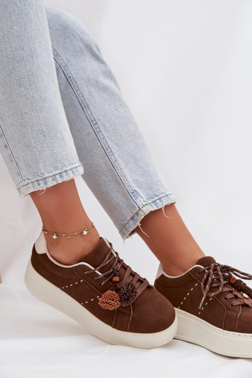 Scarpe modello sneakers Femminile con una piattaforma Con decorazionii Pomponami CzekoladoAe Corinna