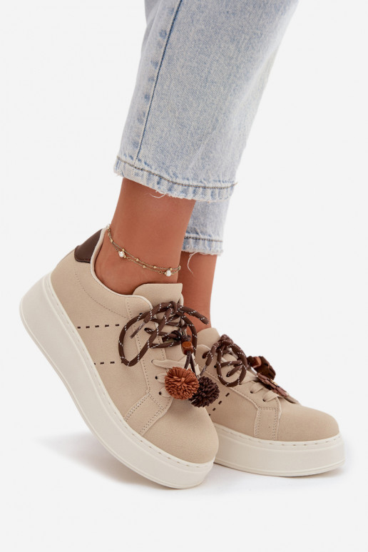 Scarpe modello sneakers Femminile con una piattaforma Con decorazionii Pomponami beige Corinna