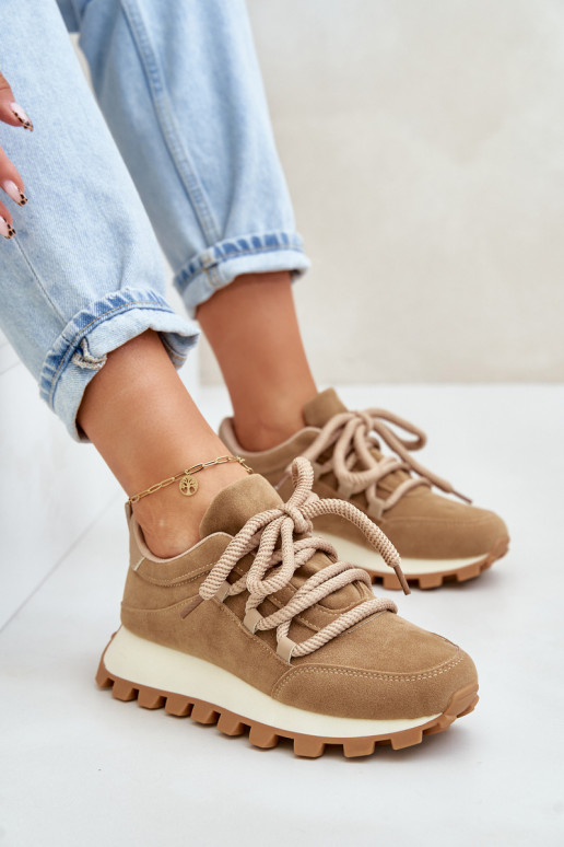 scarpe da ginnastica Scarpe modello sneakers con una piattaformain ecopelle scamosciatau colore marrone Riadella