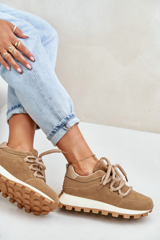 scarpe da ginnastica Scarpe modello sneakers con una piattaformain ecopelle scamosciatau colore marrone Riadella