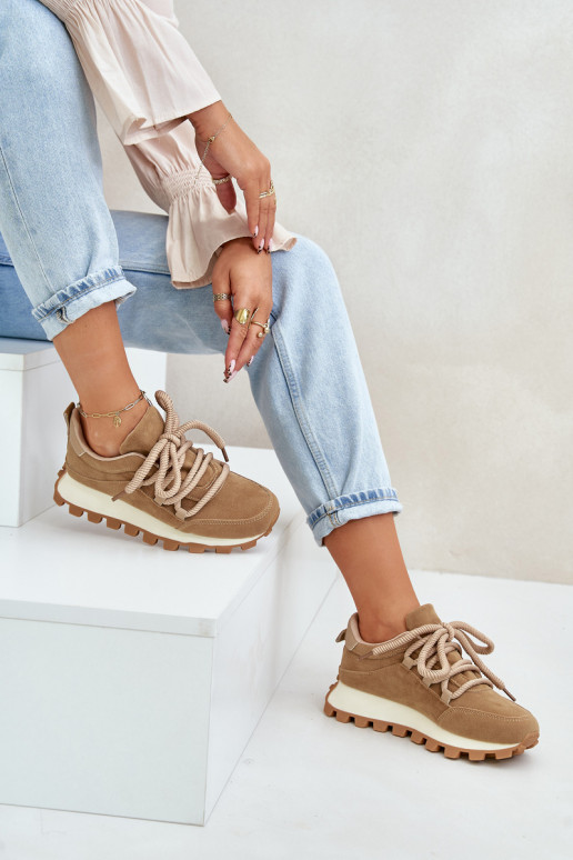 scarpe da ginnastica Scarpe modello sneakers con una piattaformain ecopelle scamosciatau colore marrone Riadella