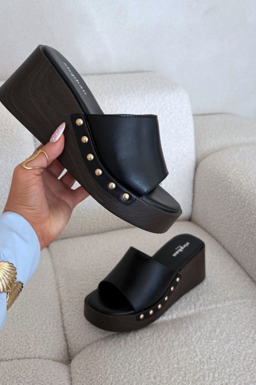 Infradito da donna con piattaforma e borchie dorate nere Arionne