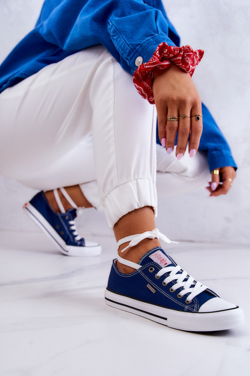 Femminile Elegantello classico scarpe casual Cross Jeans JJ2R4012C blu scuro