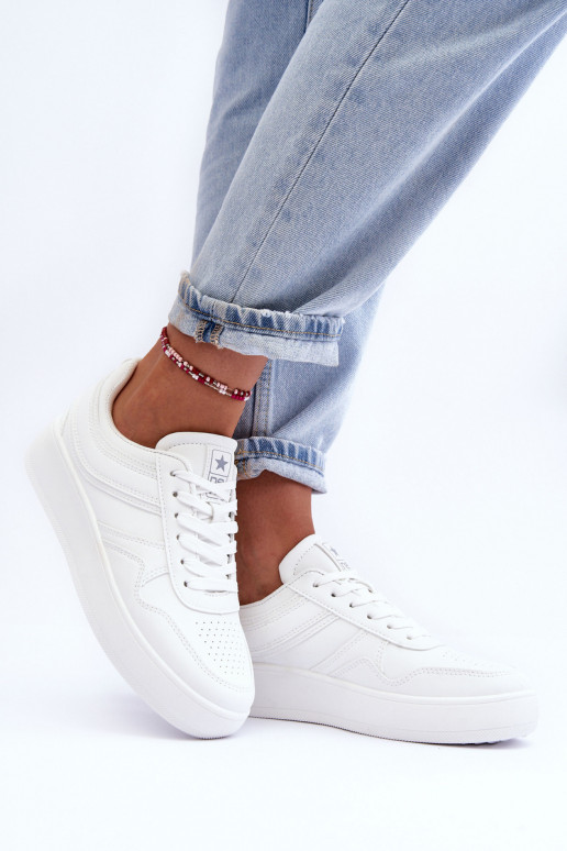 scarpe da ginnastica Femminile con una piattaforma Colore bianco Pudina