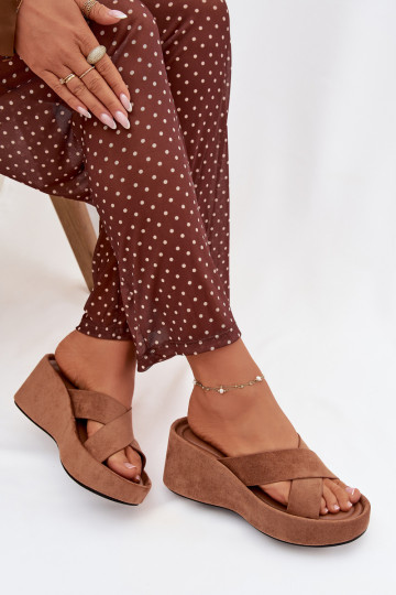 Ciabatte da donna in suede sintetico con plateau "Calorine" color marrone