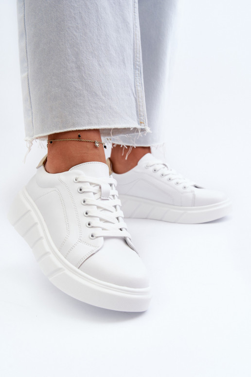 Pelle Scarpe modello sneakers Femminile con una piattaforma Colore bianco Danida