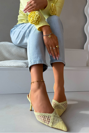 Sandali con elementi traforati e tacchi sottili color giallo "Hanelis" 2