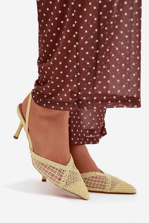 Sandali con elementi traforati e tacchi sottili color giallo "Hanelis"