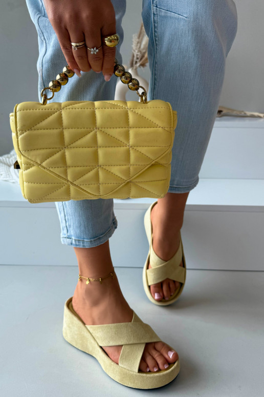 Ciabatte da donna in suede sintetico con plateau "Calorine" color giallo