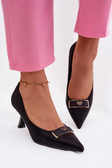 Scarpe con dettagli decorativi, neri Fessira