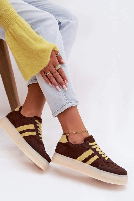 Scarpe modello sneakers Femminile con una piattaforma CzekoladoAe Giselia