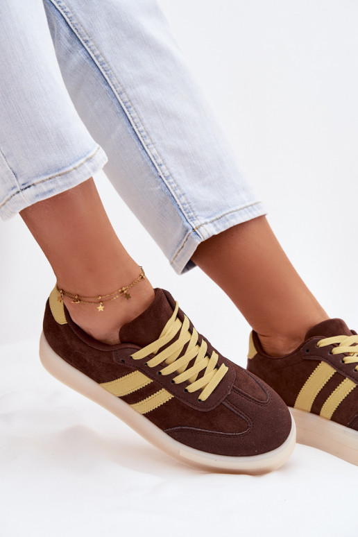Scarpe modello sneakers Femminile con una piattaforma CzekoladoAe Giselia