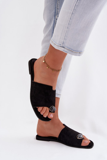 Pantofole basse da donna con dettagli decorativi in suede sintetico, color nero, Selavine