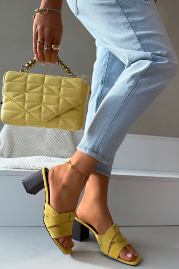 Pantofole da donna con i tacchi con strisce in ecopelle scamosciataoAe colore giallo Corivelle 2