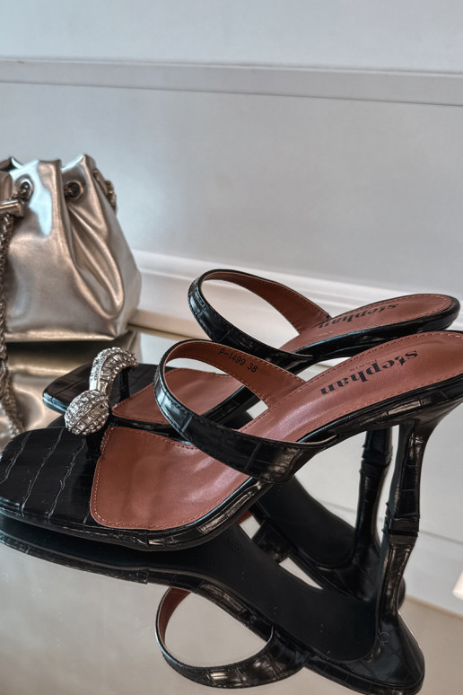 Pantofole da donna con tacchi sottili Con decorazioni Detalem colore dorato Lorissa