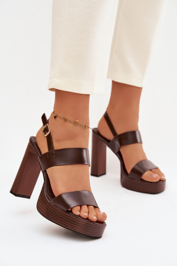 Sandali alti da donna con plateau in pelle sintetica color cioccolato Hanelia 2