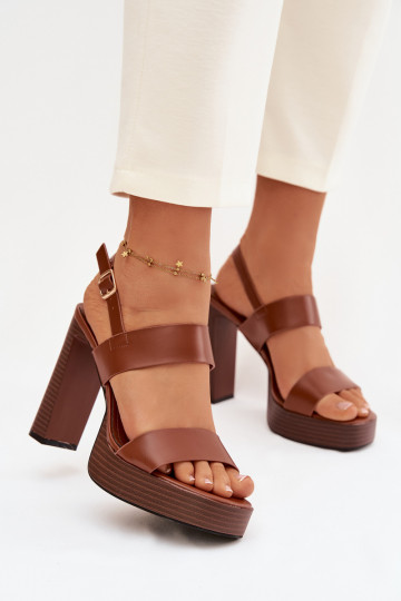 Sandali alti da donna con plateau in pelle sintetica color marrone Hanelia 2