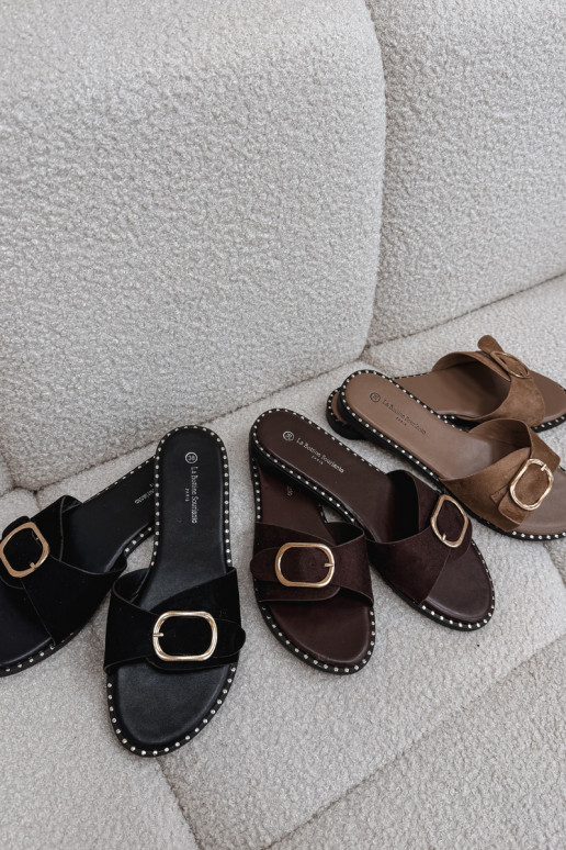 Pantofole da donna con tacchi larghi con fibbie dorate colore marrone Selivelle