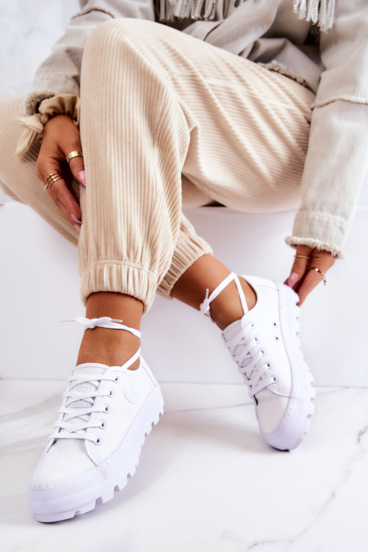 Scarpe da donna con una piattaforma BIG STAR JJ274488 Colore bianco