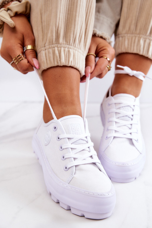 Scarpe da donna con una piattaforma BIG STAR JJ274488 Colore bianco