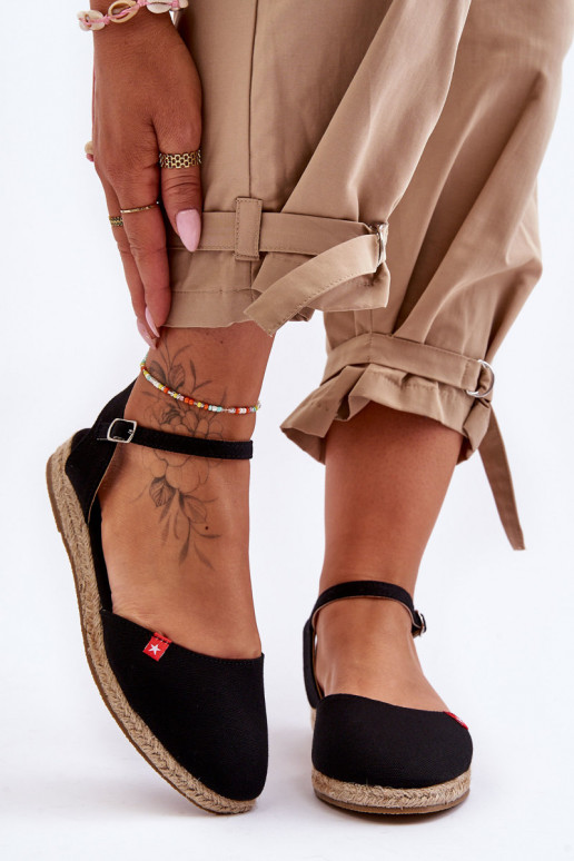 Femminile espadrillas con una piattaforma Big Star FF274526 colore nero